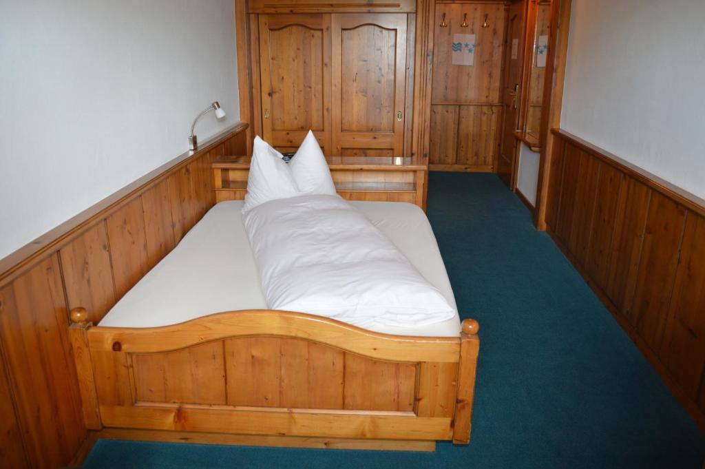 Hotel Zum Kreuz Aarau Bilik gambar